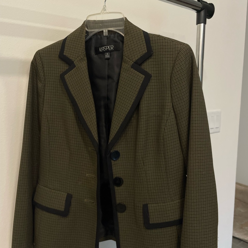 Ladies Suit Jacket - Picture 3 of 3